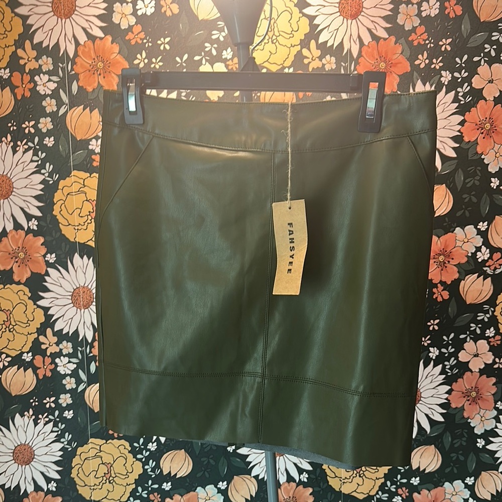 Amazon Green Mini Pencil Skirt for Casual Wear